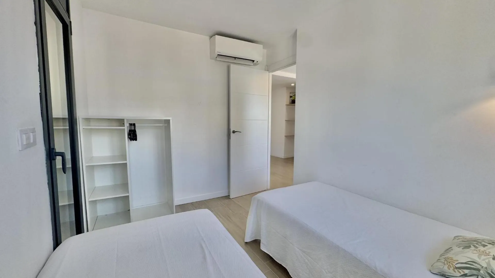 Apartamento Almadrague 16 Rosas